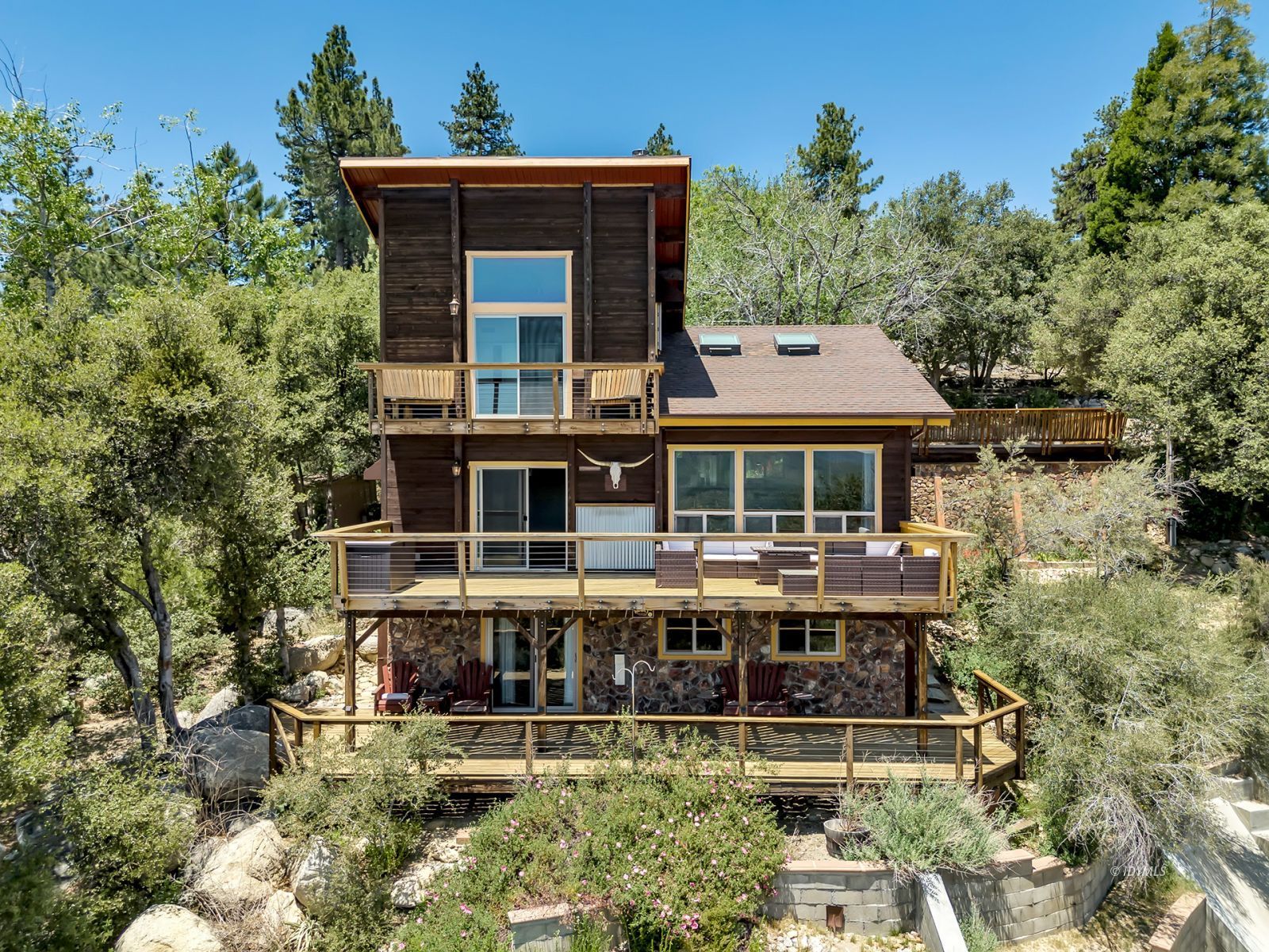 Featured listing